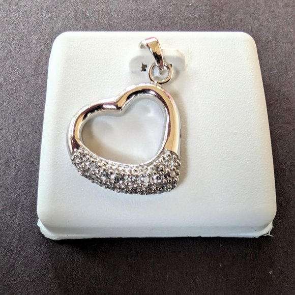 Gorgeous .925 Sterling Silver Heart and CZ's Pendant! - Picture 3 of 4